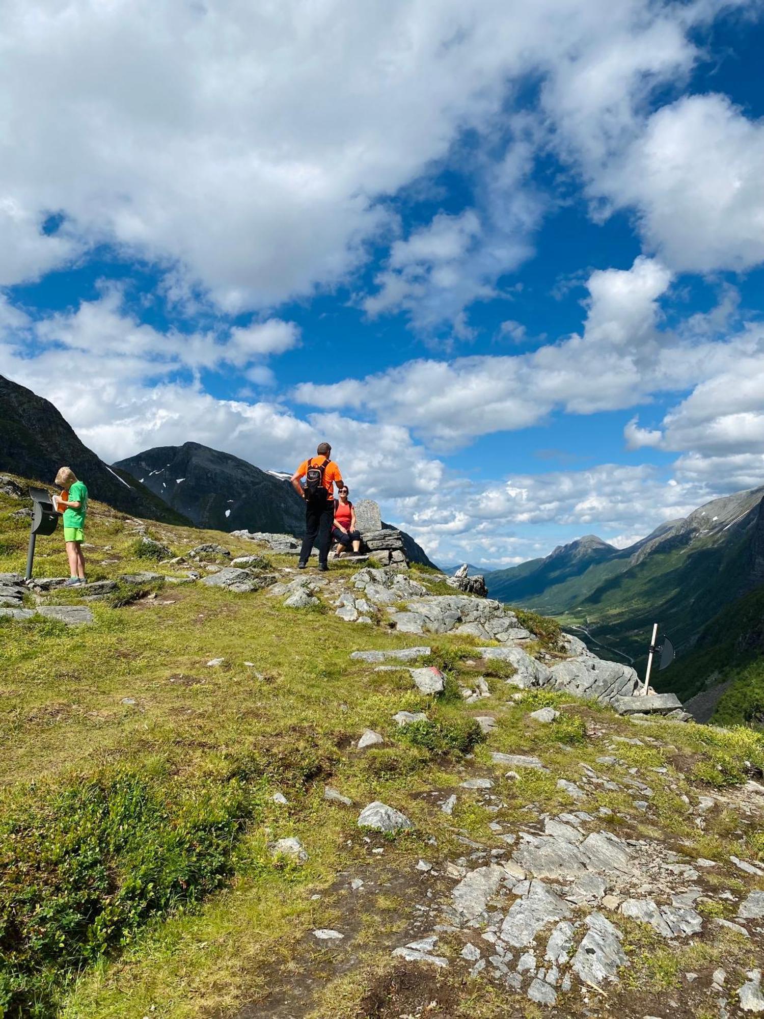 Central Mountain Penthouse Getaway, Strandafjellet Leilighet Stranda  Eksteriør bilde